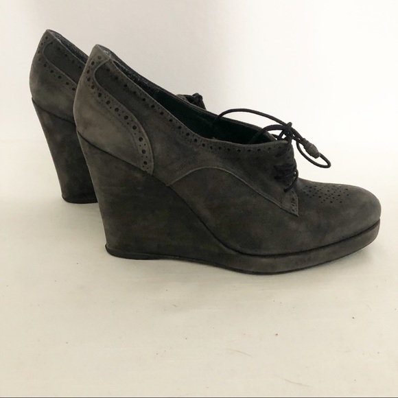 Stuart Weitzman 8.5 M suede Oxford wedge - Picture 6 of 10